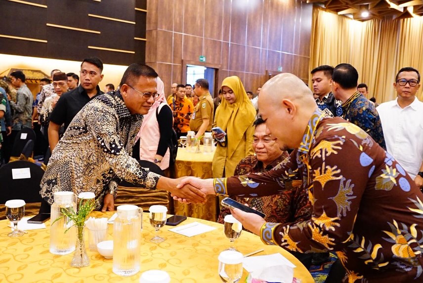 Wali Kota Prabumulih H. Arlan menghadiri Sarasehan MPR RI di Palembang membahas kemandirian fiskal daerah.