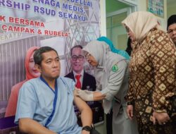 Pantau Imunisasi MR 600 Nakes di RSUD Sekayu, Ketua TP PKK Muba Tekankan Nakes Harus Kuat dan Sehat.