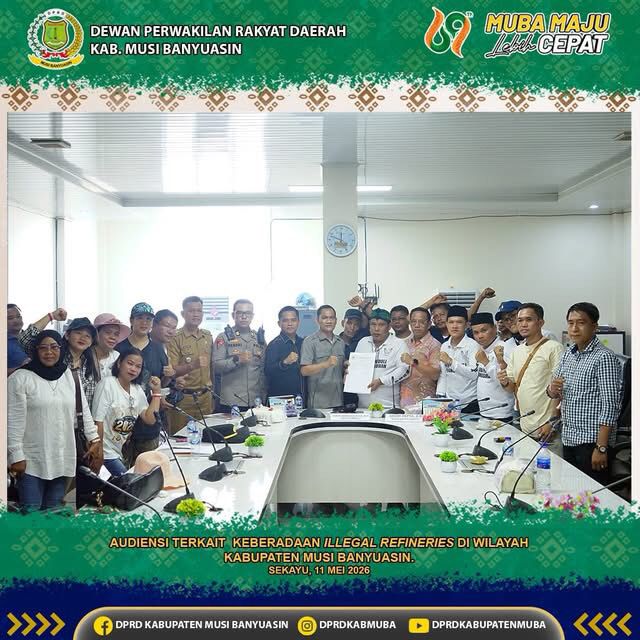 Ketua Komisi I Indra Kesumajaya menerima audiensi ratusan massa Muba Bersatu terkait tuntutan legalisasi refinery rakyat.