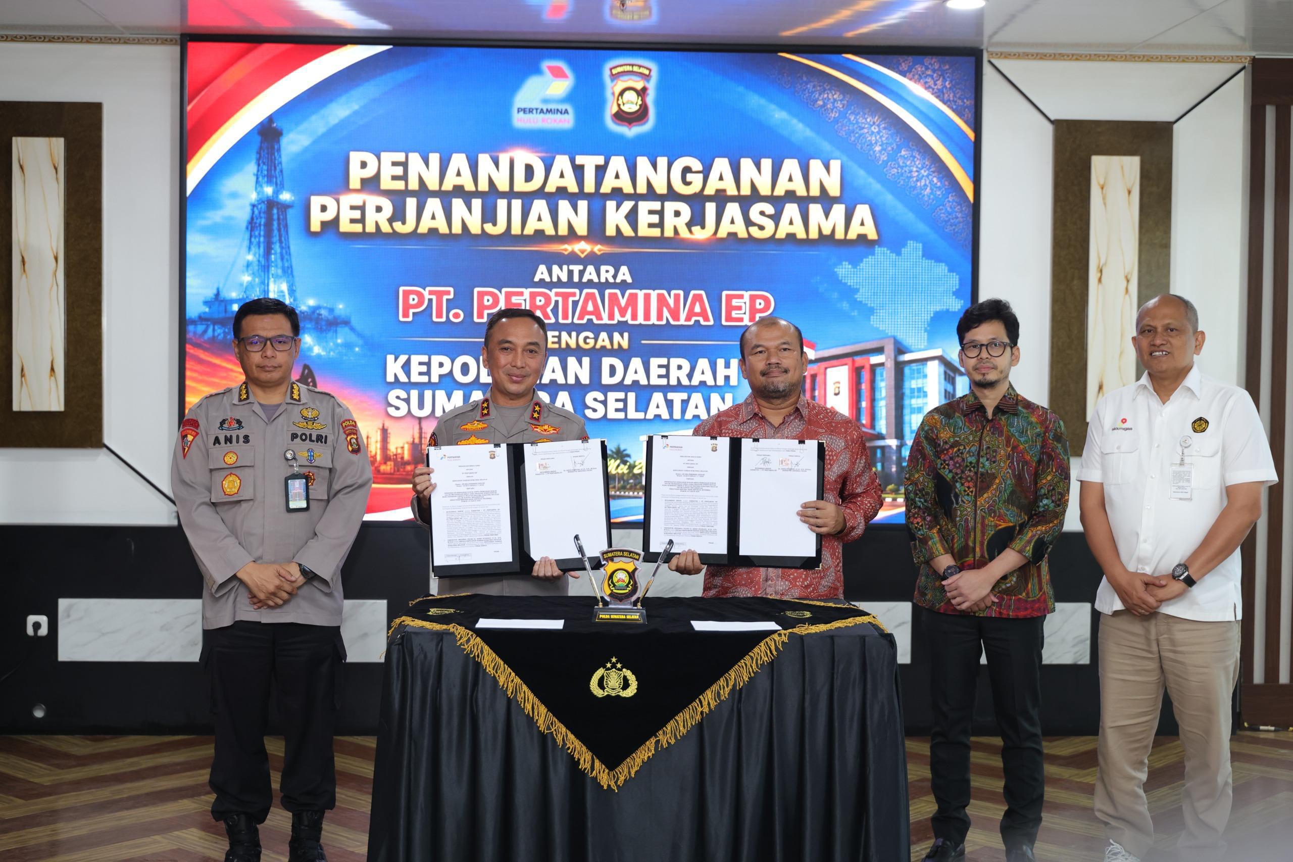 Penandatanganan kerja sama PT Pertamina Hulu Rokan dengan Polda Sumsel di Palembang untuk mendukung ketahanan energi nasional.