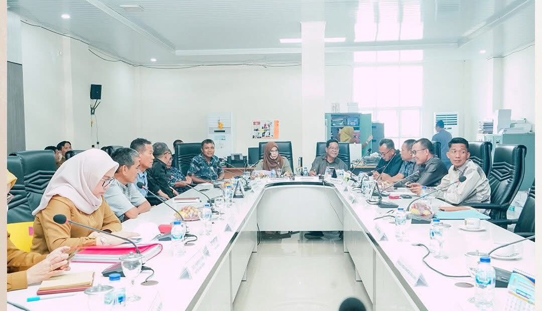 Rapat Dengar Pendapat Komisi II DPRD Muba membahas sengketa lahan antara Jon Amrah dan PT Daya Agro Lestari.