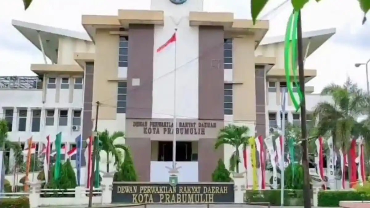 Gedung DPRD Kota Prabumulih tempat pelaksanaan rapat rolling Alat Kelengkapan Dewan (AKD) dan penetapan susunan baru komisi tahun 2026.