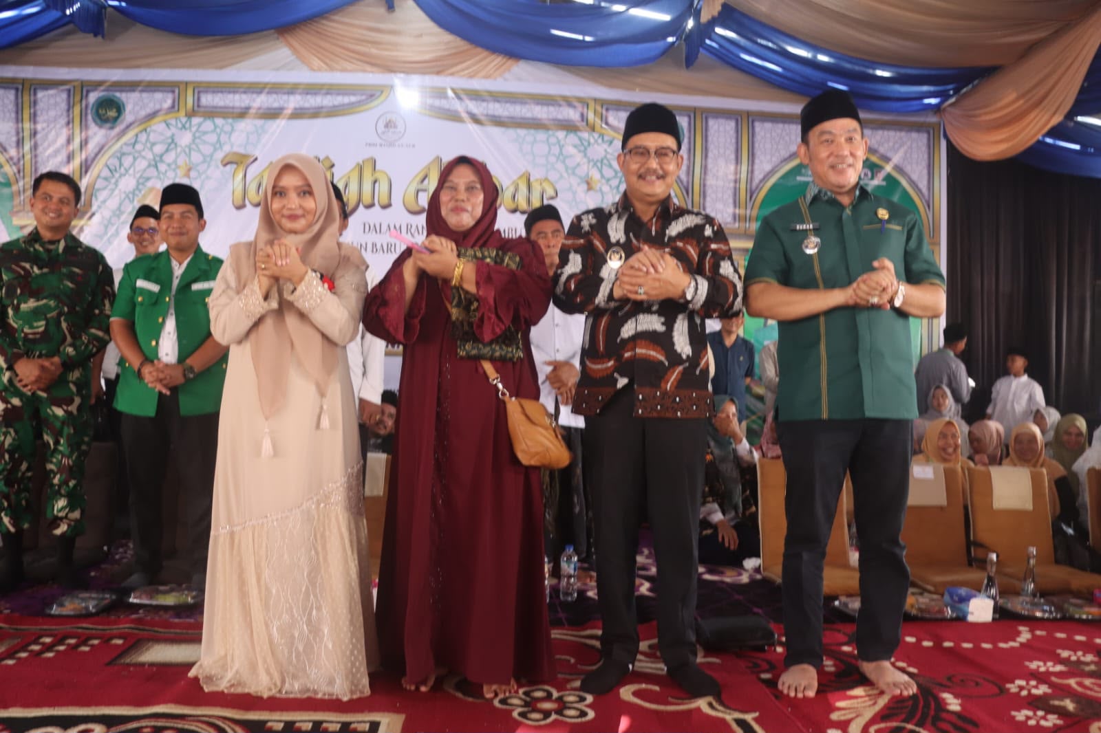 Wakil Bupati Musi Banyuasin Abdur Rohman Husen menghadiri Tabligh Akbar Tahun Baru Islam 1448 Hijriah di Masjid An-Nur Bayung Lencir bersama Ustazah Mumpuni yang disambut antusias ratusan jamaah.
