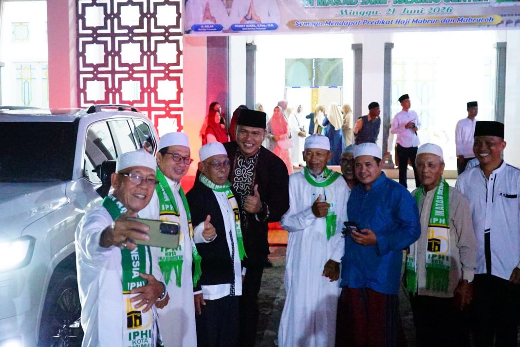 Wakil Wali Kota Prabumulih Franky Nasril menyambut kepulangan Jemaah Haji Kota Prabumulih Tahun 1448 Hijriah.