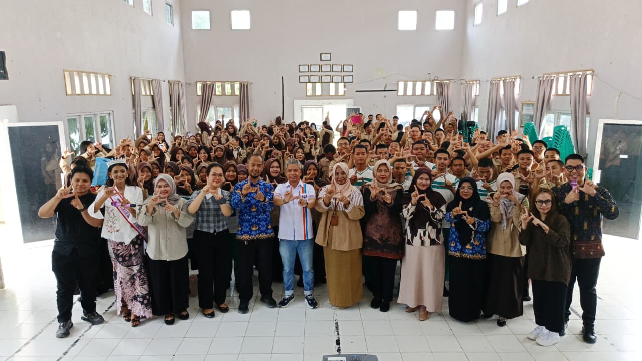 Pertamina EP Zona 4 bersama Dinas Lingkungan Hidup Kota Prabumulih memberikan edukasi perubahan iklim kepada ratusan pelajar dalam rangka peringatan Hari Lingkungan Hidup 2026.