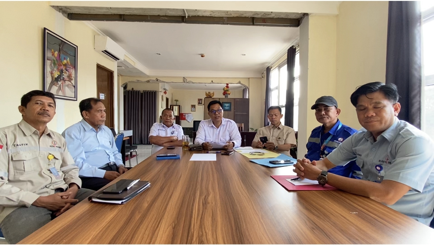 direktur Petro Prabu Heriyanto memberikan klarifikasi atas pelaporan pihak sppg ke polres Prabumulih terkait dugaan penggelapan