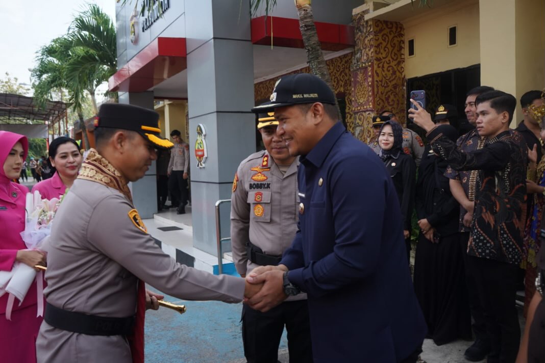 Wakil Wali Kota Prabumulih Franky Nasril menyambut Kapolres Prabumulih AKBP Gunarto di Mapolres Prabumulih.
