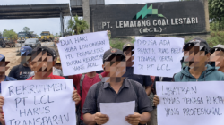 PT LCL yang berada di Desa Gunung Raja di protes warga karena dinilai tidak transparansi serta dinilai hanya sebagai formalitas semata